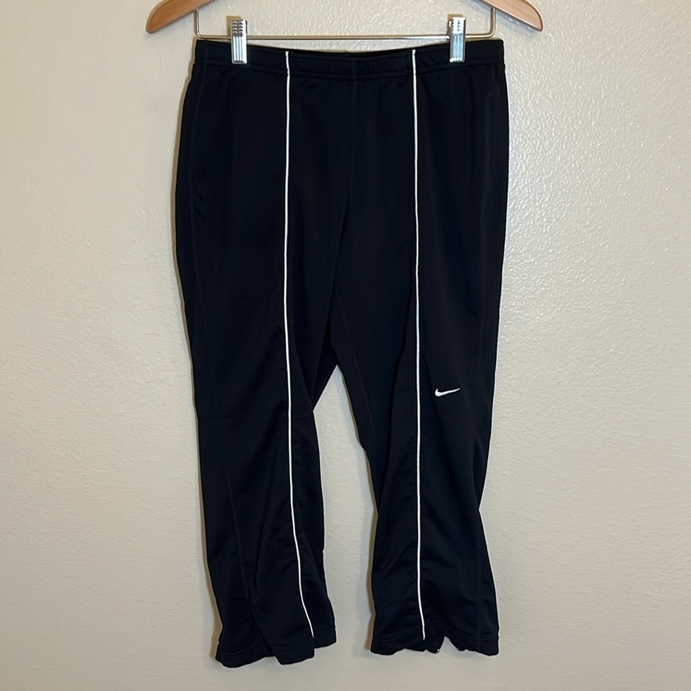 Nike Black Activewear Capri Pants